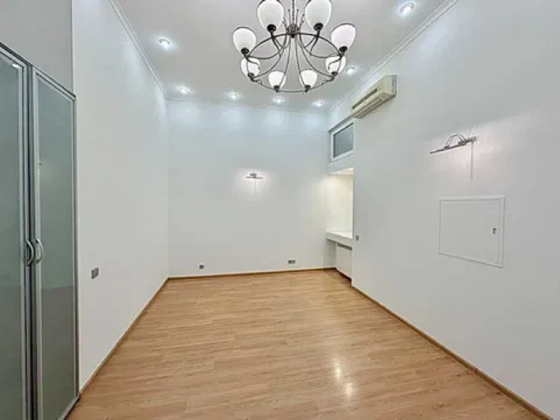 Площа Українських Героїв метро,вул Велика Васильківська 49, офіс 105м Киев