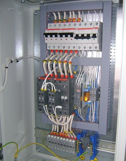 Сборка электрических щитов и щитов ввода резервного питания с нужными параметрами. Установка щита Киев - изображение 3