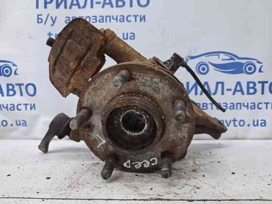 Кулак поворотный левый со ступицей Kia Ceed ED 1.6 DIESEL D4FB 2006 (б/у) Київ