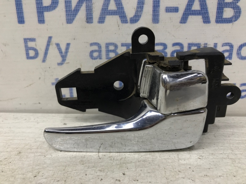 Ручка двери внутренняя правая Mitsubishi L200 KB 2.5 ДИЗЕЛЬ 4D56U 2006 (б/у) Киев - изображение 1