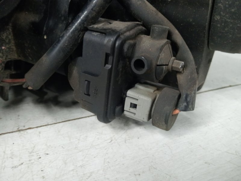 Фара правая Mitsubishi Outlander CU 2.4 БЕНЗИН 4G69 2003 (б/у) Киев - изображение 4