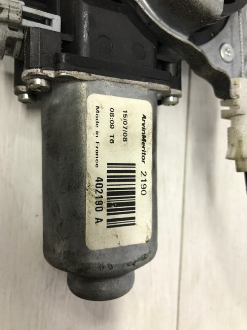 Стеклоподъемник задний правый Nissan Qashqai J10 2.0 БЕНЗИН MR20DE 2006 (б/у) Киев - изображение 5