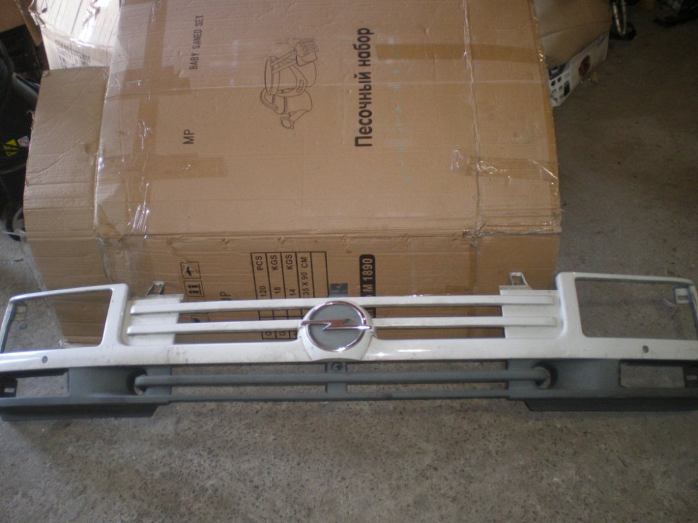 Решетка бампера Opel Arena 1980-1999 Ковель - изображение 1