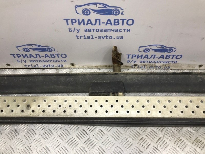 Подножка Mitsubishi Pajero Wagon 3 3.2 ДИЗЕЛЬ 4M41 1999 лев. (б/у) Киев - изображение 3