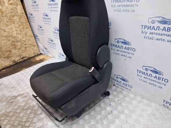 Сиденье переднее правое Chevrolet Captiva C100 2.4 БЕНЗИН Z24SED 2006 (б/у) Київ