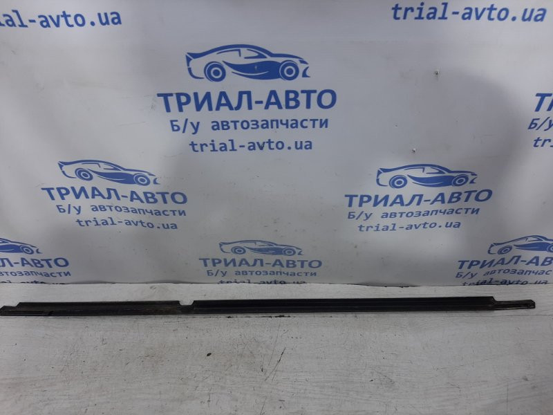 Молдинг стекла двери задний Toyota Avensis T25 2.0 DIESEL 1CDFTV 2002 (б/у) Київ - зображення 4