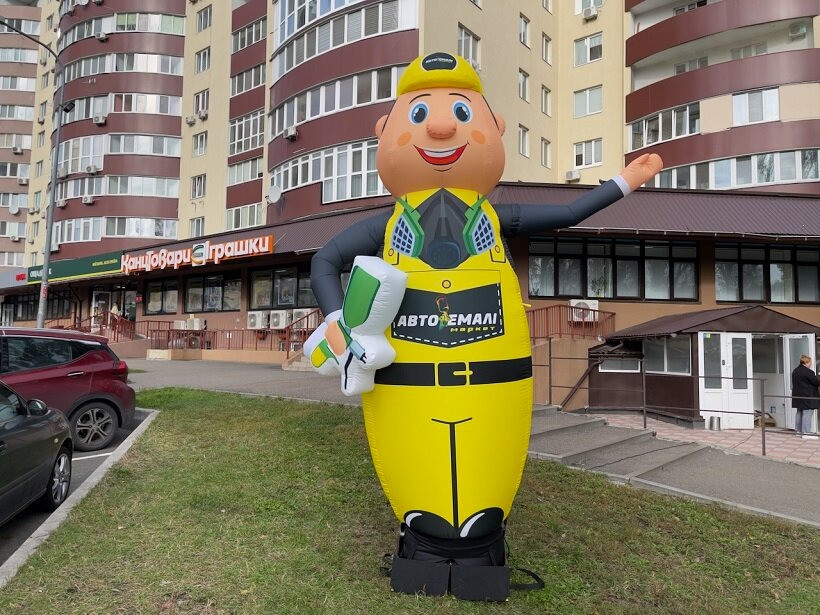 Машущий человечек надувной персонаж Київ - зображення 3