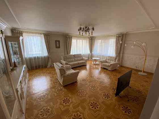 Проспект Оболонський 22В, Трохкімнатна квартира, роздільна, 126 кв.м. Київ