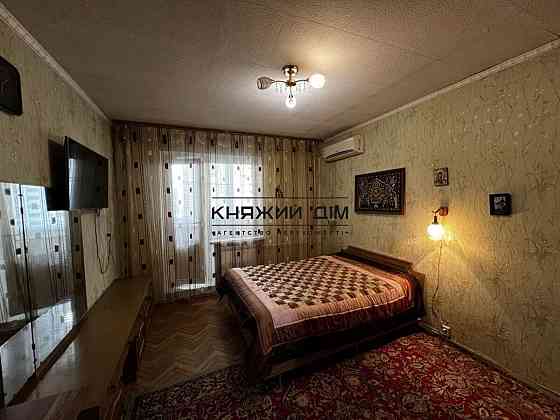 Продаж 3-кімнатної квартири м. Осокорки Київ