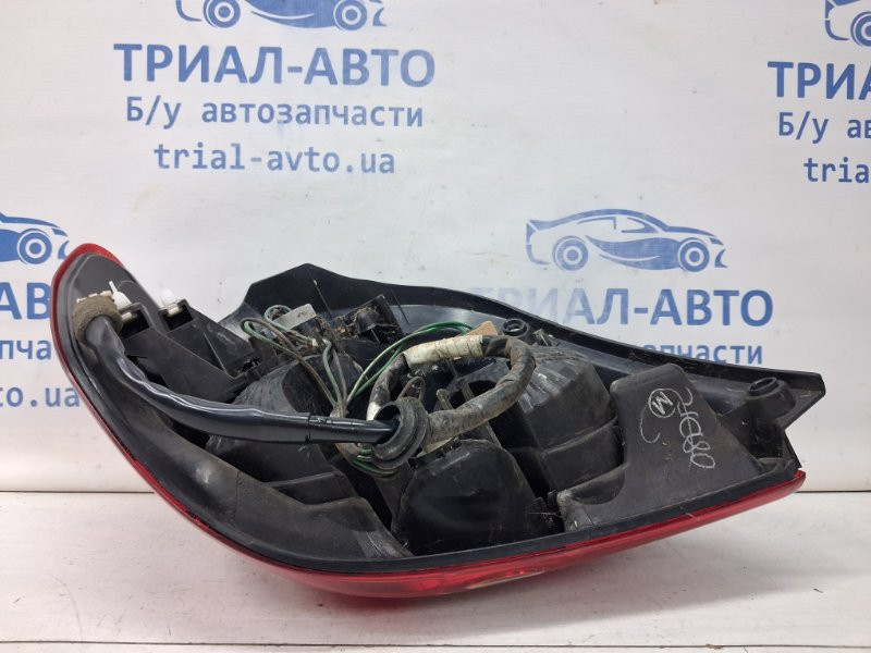 Фонарь задний внешний правый Mitsubishi Outlander CU 2.4 БЕНЗИН 4G69 2003 (б/у) Киев - изображение 7