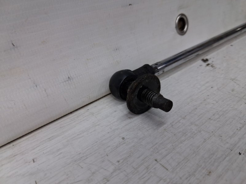 Амортизатор капота Toyota Prado J120 4.0 1GR-FE 2002 (б/у) Киев - изображение 3