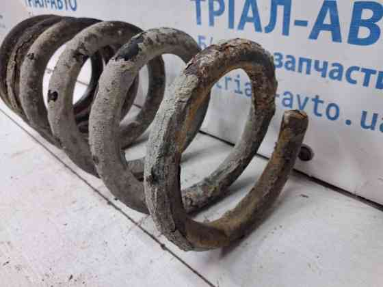 Пружина задняя Mitsubishi Pajero Wagon 3 3.2 ДИЗЕЛЬ 4M41 1999 (б/у) Київ