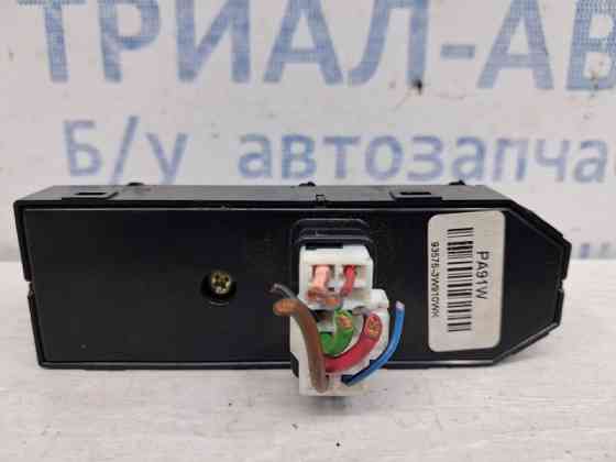 Кнопка стеклоподъемника Kia Sportage SL 1.7 DIESEL D4FD 2010 перед. (б/у) Київ