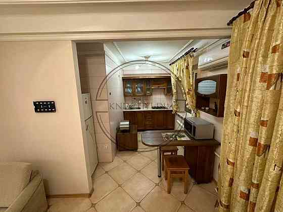 Затишна трикімнатна квартира біля метро Лівобережна, код №11200977 Київ