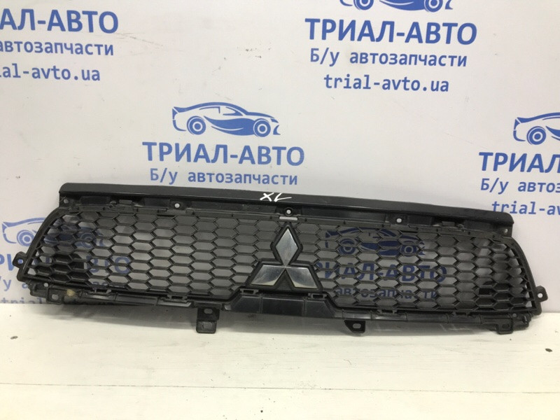 Решетка радиатора Mitsubishi Outlander XL 2.2 DIESEL 4N14 2007 (б/у) Киев - изображение 1
