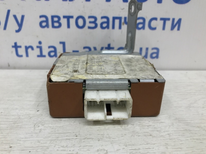 Блок управления центральным замком Toyota Land Cruiser J100 1998 (б/у) Київ - зображення 2