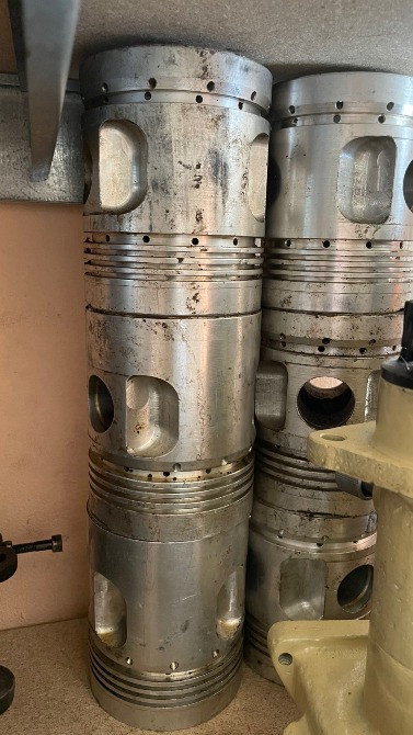 Поршень двигуна 6Ч 9,5/11 8Д6-24.01 Херсон - изображение 1