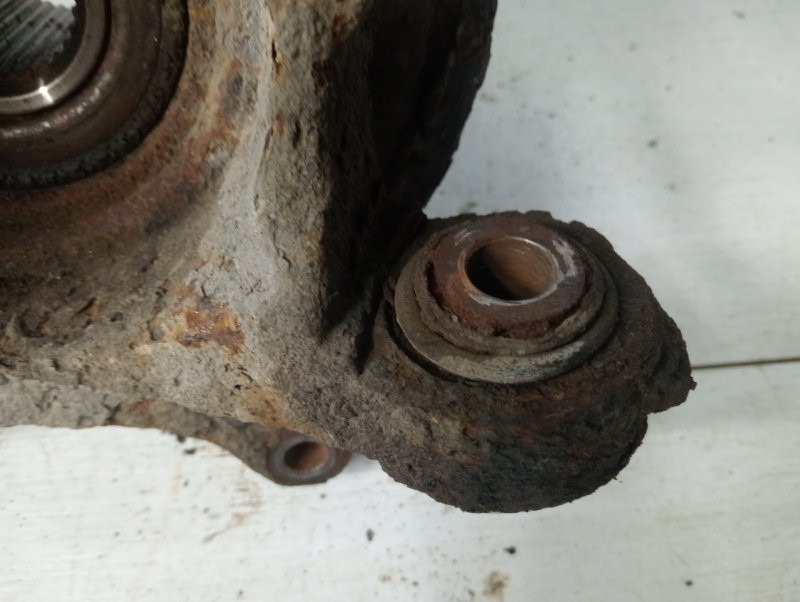 Цапфа задняя левая со ступицей SsangYong Kyron DJ 2.7 D27DT 2005 (б/у) Киев - изображение 3