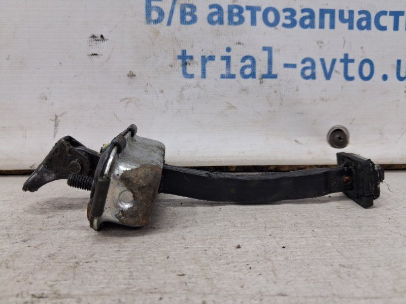 Ограничитель двери передний левый Hyundai Santa fe DM 2.2 DIESEL D4HB 2012 (б/у) Киев - изображение 1