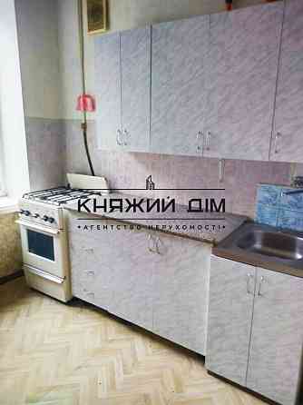 Шевченківський район 2-х кімнатна сталінка 12000 + ком 11204465 Киев