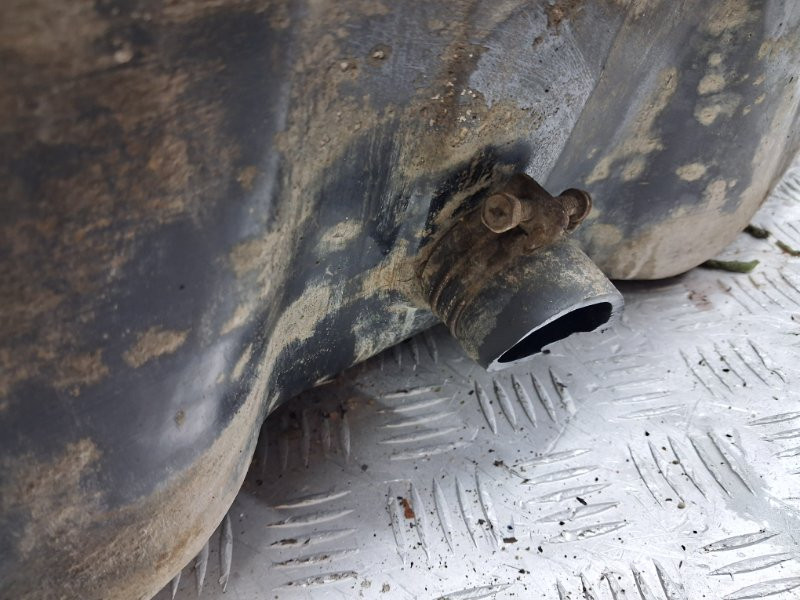 Бак топливный металлический Mitsubishi Pajero Wagon 3 3.2 ДИЗЕЛЬ 4M41 1999 (б/у) Киев - изображение 5