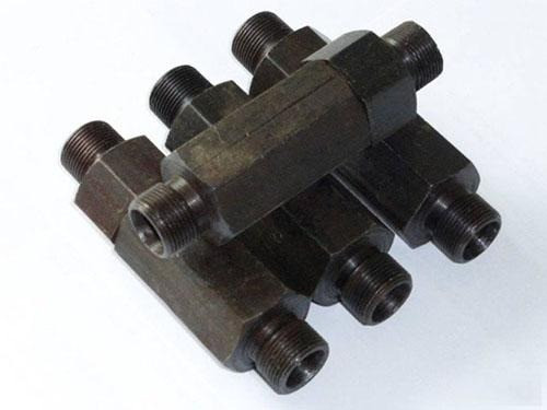 Клапан разгрузочный 26.6796.000 гидросистемы экскаватора Борэкс ЭО-2621, ЭО-2201 на базе ЮМЗ Харків - зображення 2