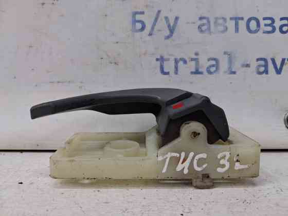 Ручка двери внутренняя левая Hyundai Tucson 2004-2009 826102E000LM (Арт. 64247) Київ