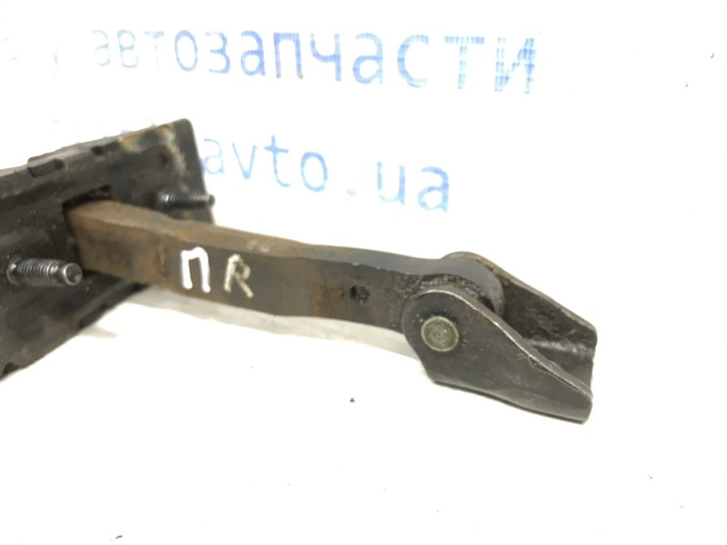 Ограничитель двери передний правый Toyota Avensis T25 2.2 DIESEL 2ADFTV 2002 (б/у) Киев - изображение 3