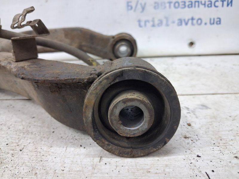 Рычаг передний верхний правый Mitsubishi Pajero Wagon 3 3.2 ДИЗЕЛЬ 4M41 1999 (б/у) Київ - зображення 4