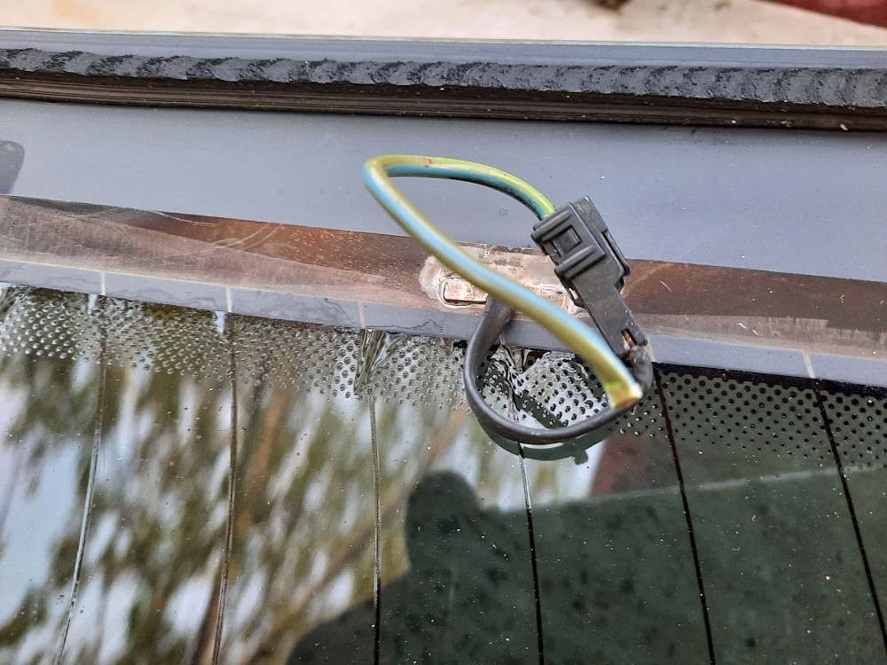 1073366 Стекло Заднее Ford Mondeo MK1 MK2 (Седан) Разборка Днепр - изображение 5