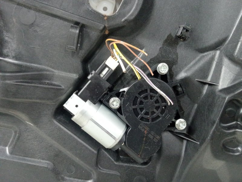 Стеклоподъемник передний правый Mazda 3 BK 1.6 БЕНЗИН Z6 2003 (б/у) Київ - зображення 2