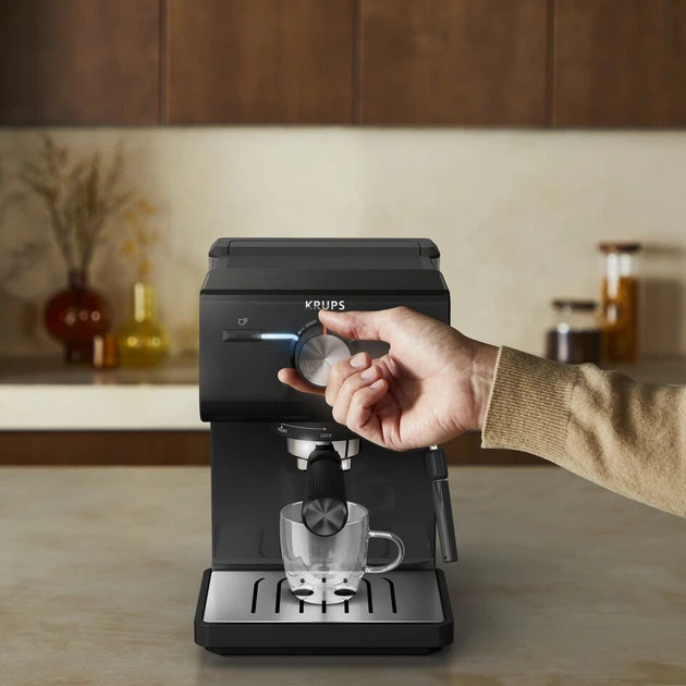 Кофеварка рожковая Krups Opio XP381810 15 Бар черная Київ - зображення 3
