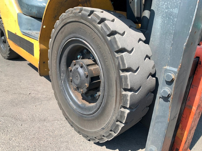 Вилковий автонавантажувач Komatsu на великих 12 колесах. Модель:FG20C-16. Львов - изображение 9