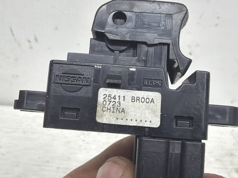 Кнопка стеклоподъемника Nissan Qashqai 2006-2013 25411BR00A (Арт. 83289) Київ - зображення 4