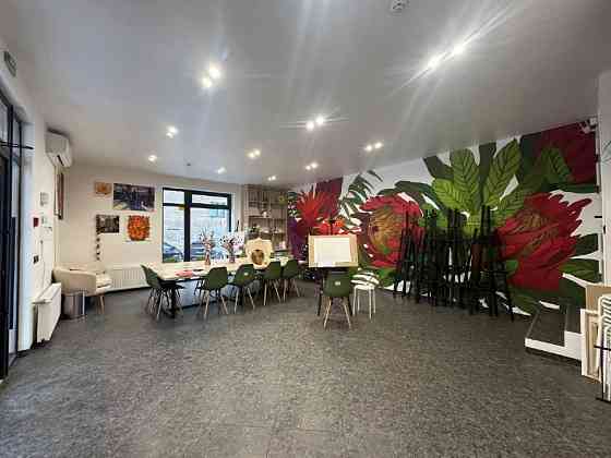 Оренда комерційного приміщення 47 м² у центрі - вул. Незалежності, 99. Ремонт, вітрини Івано-Франківськ