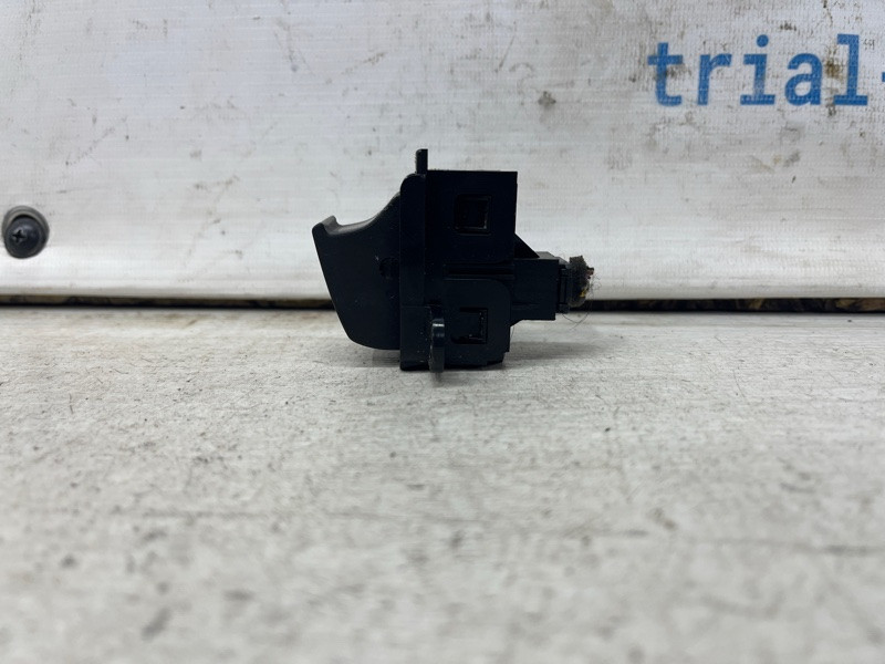 Кнопка ручника Chevrolet Captiva C140 2.2 DIESEL Z22D1 2006 (б/у) Киев - изображение 2