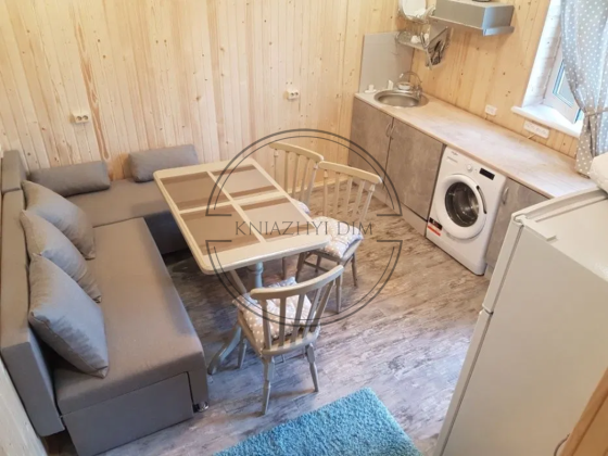 Пропонується 2-поверховий будинок біля самого берега Десни у с. Пухівка у 15 км. від Києва, код №138 Київ