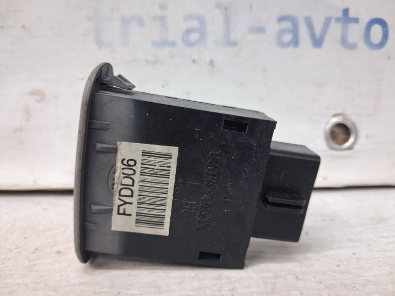 Кнопка открытия багажника Kia Sorento BL 2.5 DIESEL D4CB 2002 (б/у) Київ - зображення 2