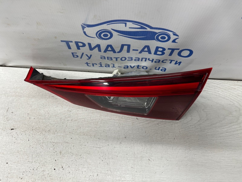 Фонарь задний внутренний правый Mazda 3 BM 2.2 DIESEL 2013 (б/у) Київ - зображення 7