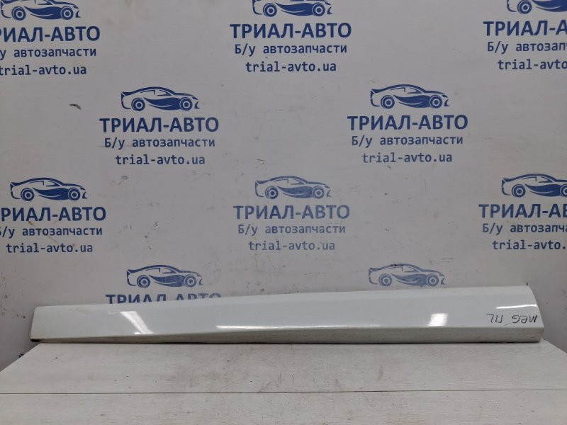 Накладка двери Renault Megane 3 1.5 DIESEL K9K 2008 перед. лев. (б/у) Киев - изображение 1