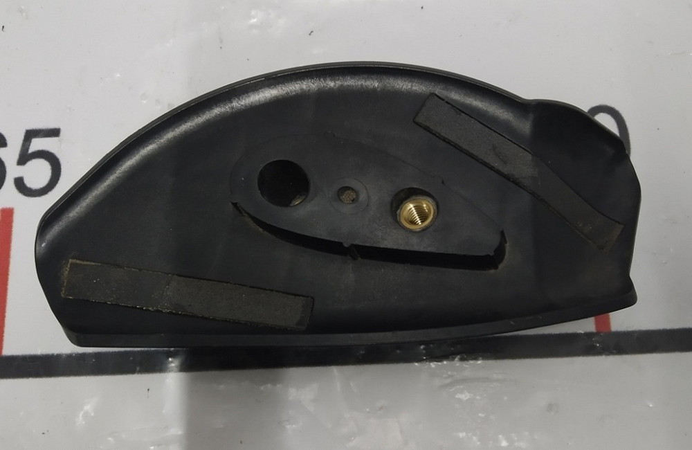 Основание опоры спойлера пассивного левое нижнее Tesla model X 1076721-00-C Киев - изображение 1