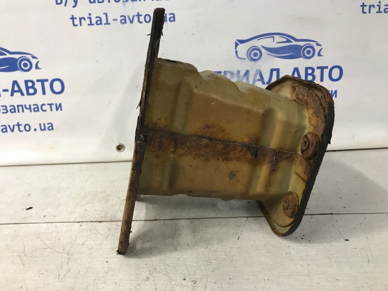 Кронштейн усилителя переднего бампера Chevrolet Captiva C100 2.4 БЕНЗИН Z24SED 2006 прав. (б/у) Киев - изображение 1