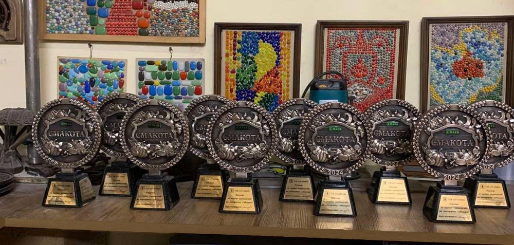 Ексклюзивні подарункові статуетки для партнерів агропромислової компанії Київ - зображення 1