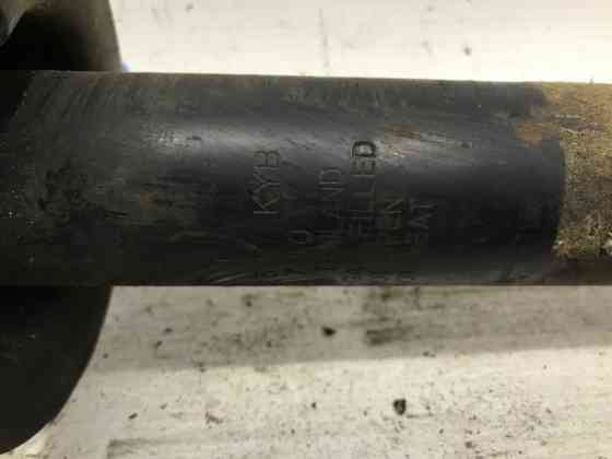 Амортизатор Передний Mitsubishi Pajero Wagon 3 3.2 ДИЗЕЛЬ 4M41 1999 (б/у) Київ