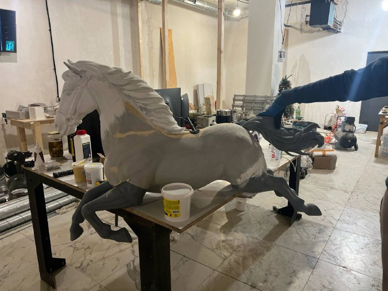 Фотозона «Карусель» з кіньми на замовлення Київ - зображення 1