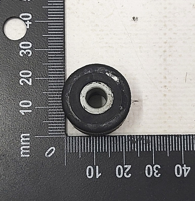 Подушка крепления расширительного бачка охлаждающей жидкости 20 mm Tesla model 3 1110861-00-A Київ - зображення 2