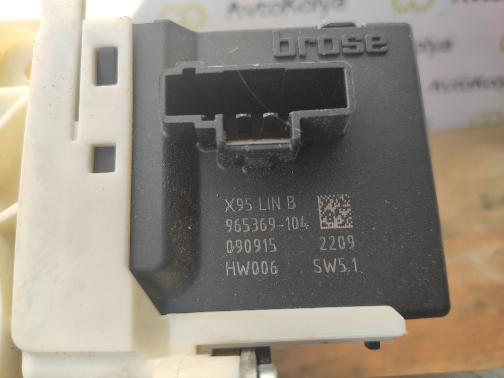 Моторчик стеклоподъемника задний правый Renault Megane III 2008-2015 (827300003R) Ковель - зображення 4