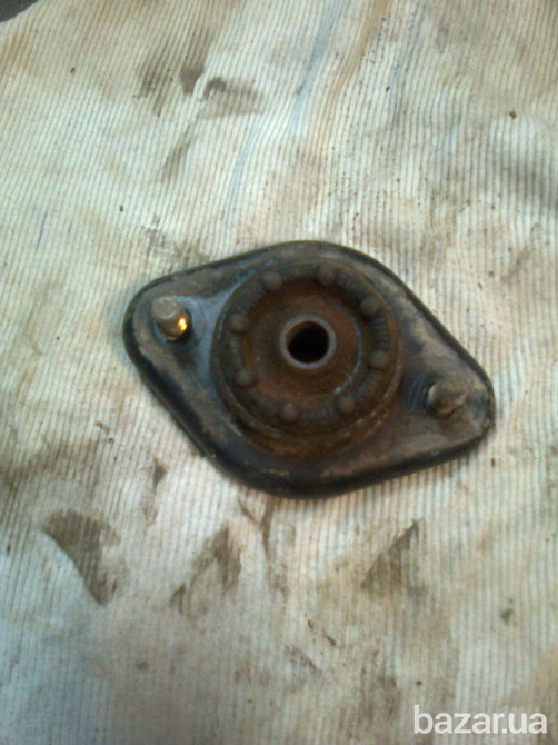 Опора верхняя заднего амортизатора 1128719 БМВ Е-30 BMW Винница - изображение 1