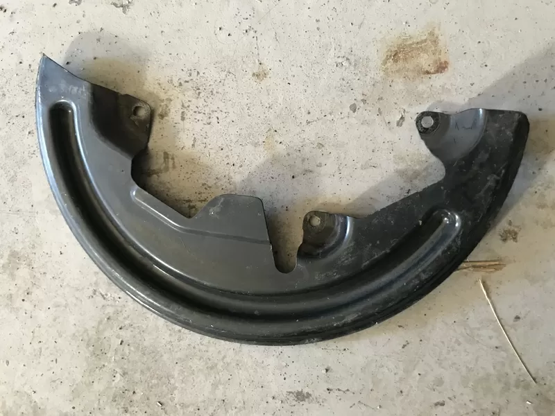 Бу пыльник переднего тормозного диска Renault Fluence , 400150080R левый. Кропивницкий - изображение 1