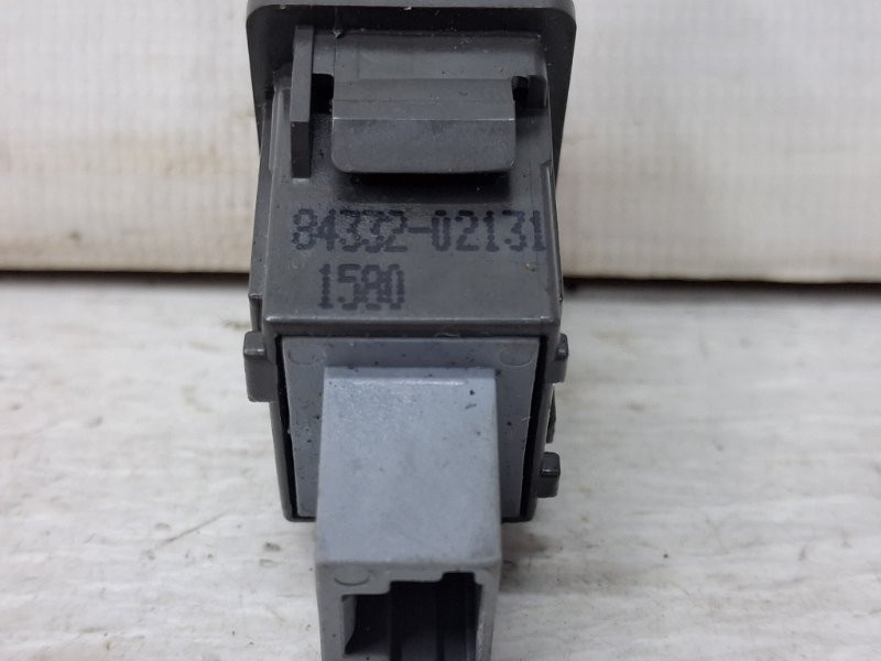 Кнопка аварийки Toyota Auris 2006-2012 8433202131 (Арт. 65413) Київ - зображення 3